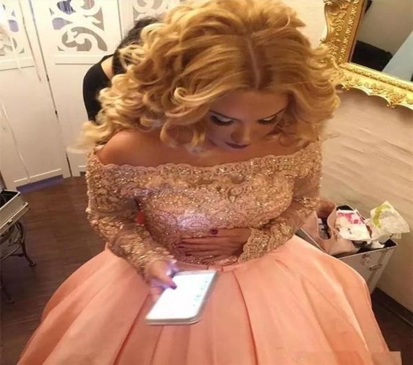 

2018 new pink vintage quinceanera ball gown dresses off shoulder lace crystal beaded long sleeves sweet 16 sashes bow party 4883907, Blue;red