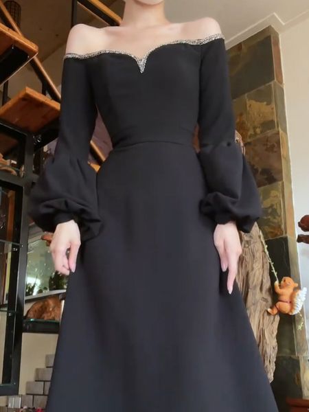 

irregular s-elf portal embedded crepe midi dress, Black;gray