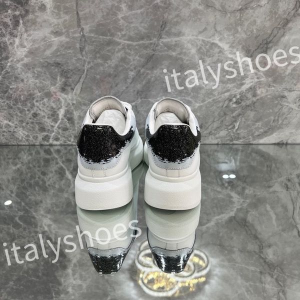 

2023 new luxury designer calfskin casual shoes reflective vintage leather trainers fashion leisure shoe platform lace-up print sneaker xsd22, Black