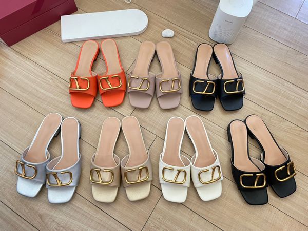 

2023 dress shoes designer heels women brand sandals designer chunky heel slippers casual clasp metal embellished flip-flops 35-42, Black