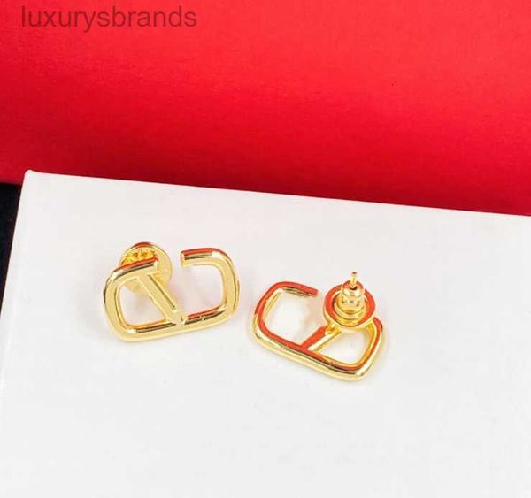 

fashion designer stud earrings gold color simple style engagement classic earring for women men party jewelry lover gift, Golden;silver