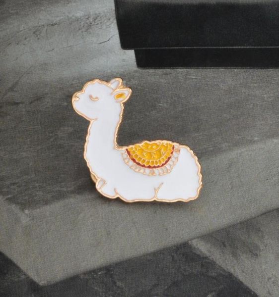 

alpaca animal squatting alpaca cartoon brooch creative letter lapels denim coat of arms gift animal cute white pins6908651, Gray