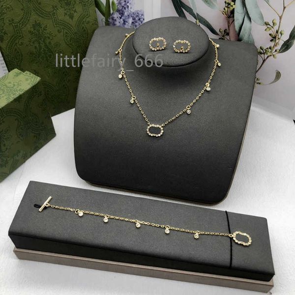 

fashion necklace designer jewelry luxury initials pendant necklace golden chain diamond earring for women pearl bracelet letter 2211103d, Silver