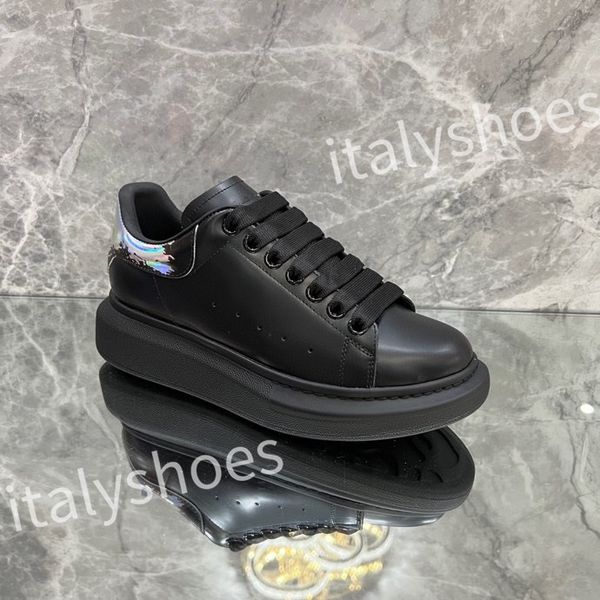

2023 new luxury designer calfskin casual shoes reflective vintage leather trainers fashion leisure shoe platform lace-up print sneaker xsd22, Black