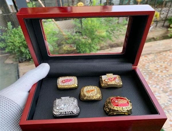 

5pcs championship ring set with wooden box fan gift 18k gold plated whole for men237h6680757, Silver