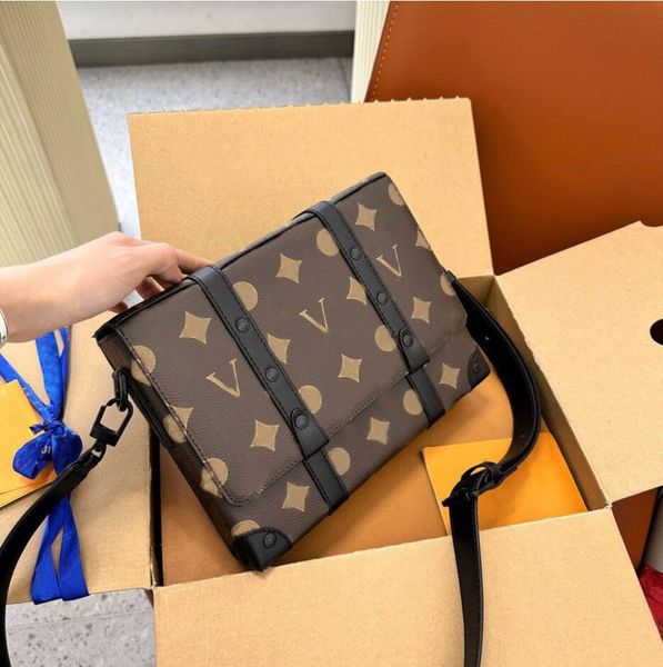 

2023 new brand designer bag classic shoulder bag clutch handbag luxury handle soft trunk messenger package box bag business shoulder bag