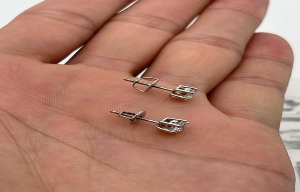 

a pair of round cut sparkling moissanite earring studs color g screw back silver 925 including ship3620858, Golden;silver