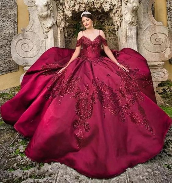 

burgundy quinceanera dresses 2022 sweet 15 spaghetti straps off the shoulder princess party ball gown lace appliques satin6498421, Blue;red