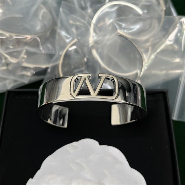 

20 style woman opening bangle letter v gold metal bracelet designer luxury vlogo jewelry women charm bracelets 45, Black