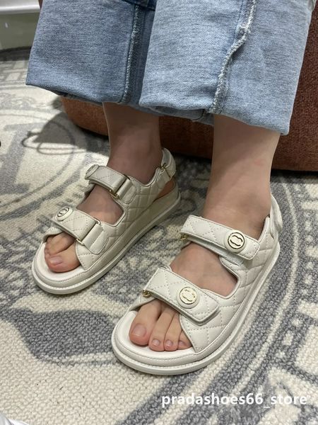 

designer women sandals summer beach small fragrant leather thick soled open toe fashion lady comfortable beach slipper tmqa, Black
