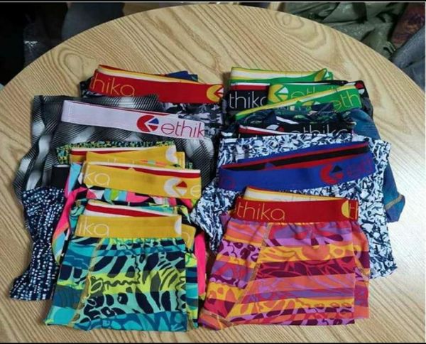 

color random mens design underwear boxer shorts mens male underwear men boxer underpants comfortable breathable cuecas boxer3526482