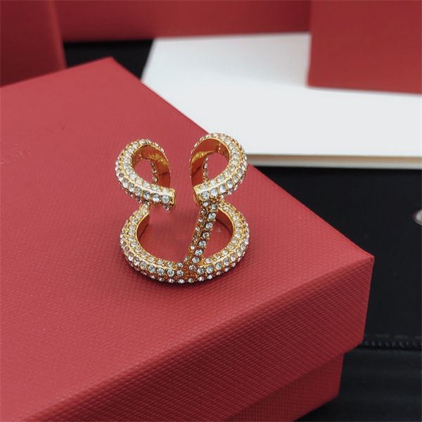 

woman opening with side stones rings vlogo metal designer gold letter v luxury jewelry women wedding ring 11, Slivery;golden