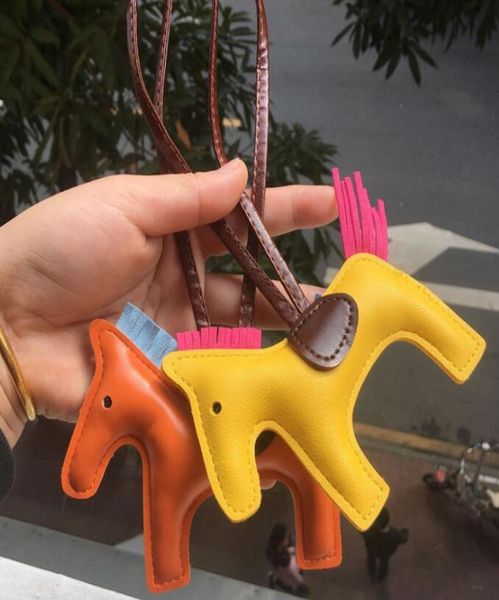 

pu horse keychain designer key buckle purse pendant charms exquisite h pendants keychain tassels classic keychains6217138, Slivery;golden