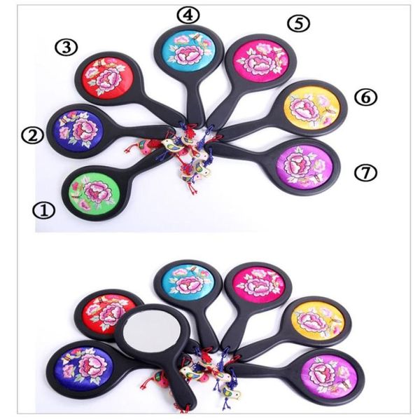 

new arrive fine hand embroidery handle compact mirror gifts silk peony portable makeup mirrors with boxes4484136