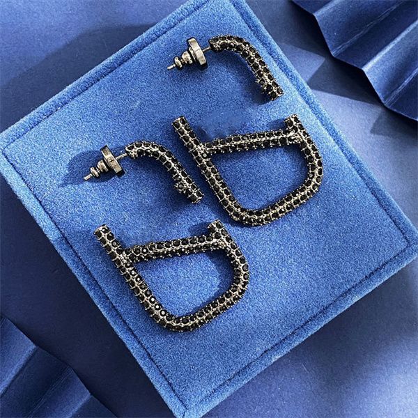 

woman stud earrings letter v gold metal earing designer luxury vlogo jewelry hoop women pearl diamond 53443, Golden