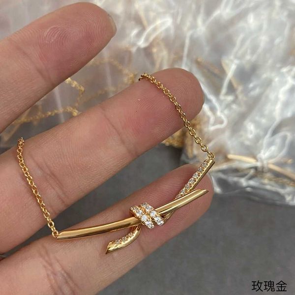 

internet celebrity v gold material t knot necklace cnc hand set diamond elegant high editiffayon platiffayng thick, Black