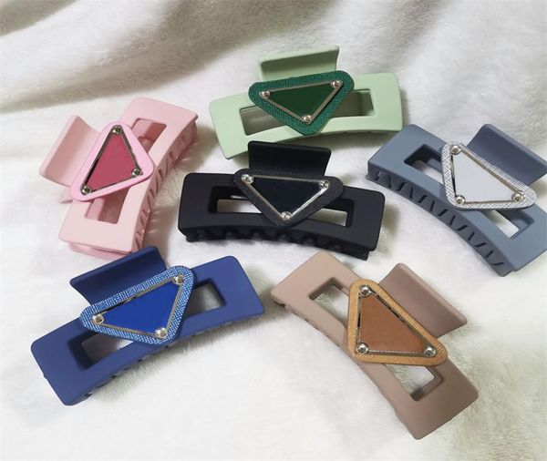 

105cm letter design solid color pins clamps large claw clips crab barrette for women girls hair claws bath ponytail clip hair acc7146290, Black;brown