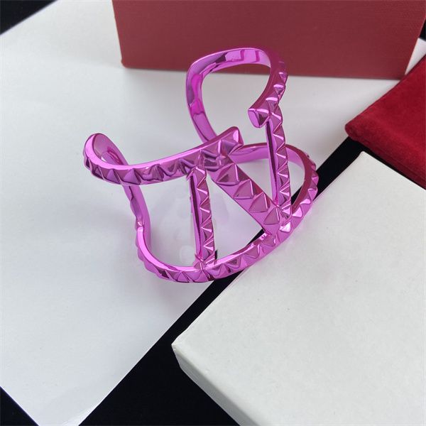

20 style woman opening bangle letter v gold metal bracelet designer luxury vlogo jewelry women charm bracelets 22134, Black