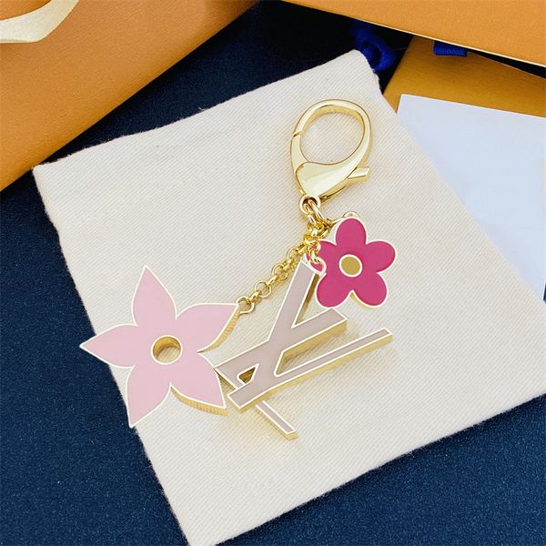 

brand luxury designer keychain keychain letter diamond designer keychain jinding car keychain women's chain jewelry keychain bag pendan, Slivery;golden