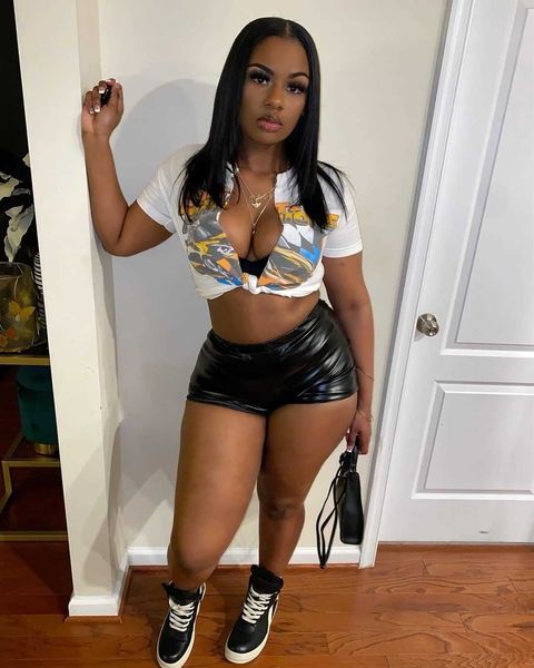 

personalized trend funny print leaky chest t-shirt short, White