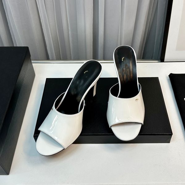 

designer sandals summer channel heels slippers women chain leather sandal outdoor beach flat woman ccity slide dsaee, Black