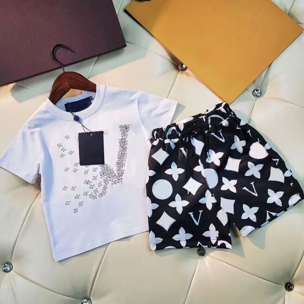 

boys and girls suits 2023 summer new short-sleeved t-shirt shorts western fashion cotton children's two-piece suit tide, White