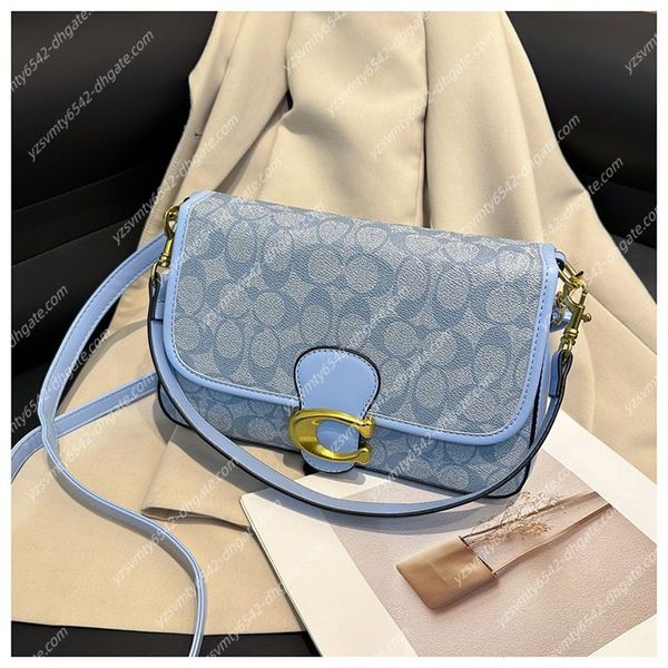 

2023 luxury brand design coachs camera bag is practical and versatile relatively light highly practical with a large capacity casual bag, Black