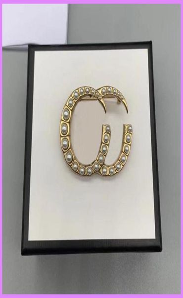 

retro new women fashion brooch letters brooches designer jewelry pearl accessories ladies for party mens gifts d211226273225, Gray