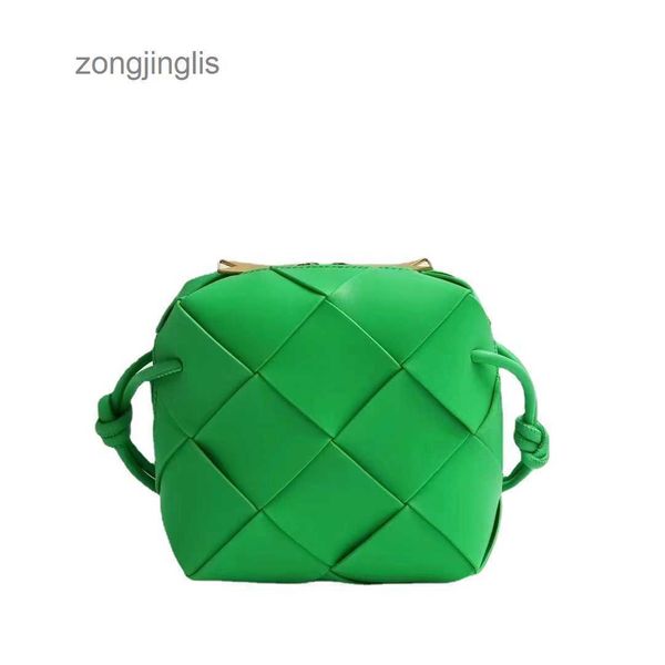 

camera venetas messenger bag green bags square leather cassettes 2023 botteges woven small for designer women p 40ed
