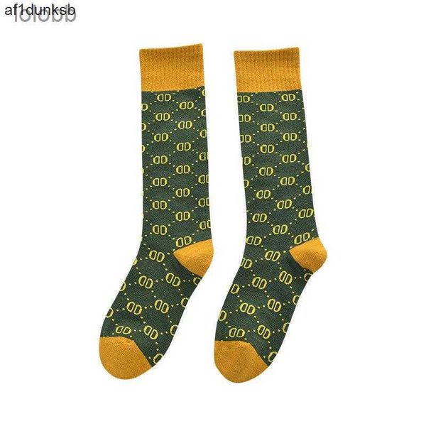 

leisure ggity leg socks green woman sock lady luxury letter pattern knee length wool stocking cotton autumn warm fashion womens wear bm31, Black;white