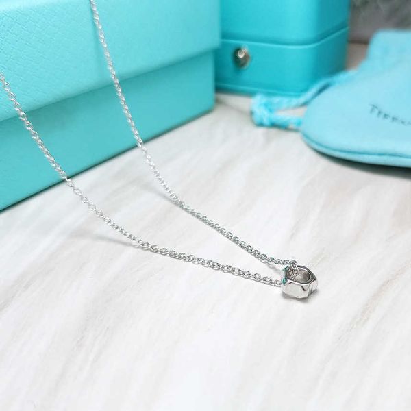 

original new tiffayktok funi sterling silver s925 fashion gear pendant necklace minimalist korean editiffayon women's nut collar, Black