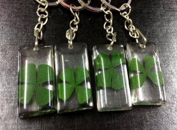 

yqtdmy 12 pcs magic four leaf clover cool summer keychain08427995, Slivery;golden