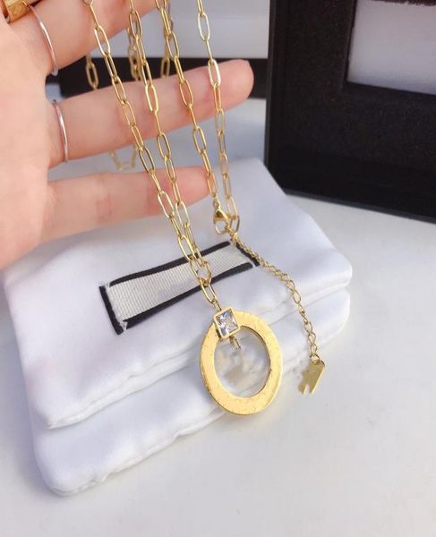 

2021 luxury designer jewelry women necklace gold lock pendant designers for men elegant silver chain necklace and earrings bracele8496861