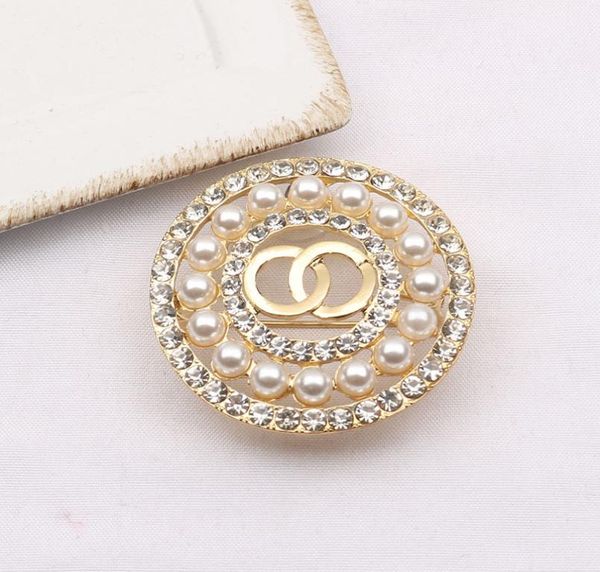 

designer brand letter pins brooches fashion women gold silver crysatl pearl rhinestone cape buckle brooch suit pin luxury womens w1095563, Gray