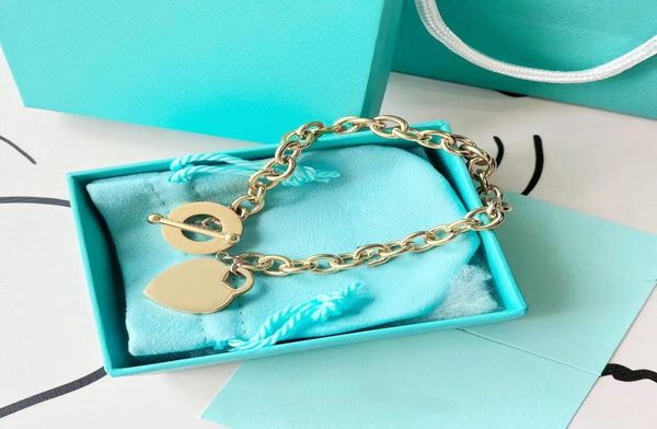 

designer bracelet classic charm peach heart bracelet girl festive 18k gold love gift 316l titanium steel jewelry factory whole9441270, Golden;silver