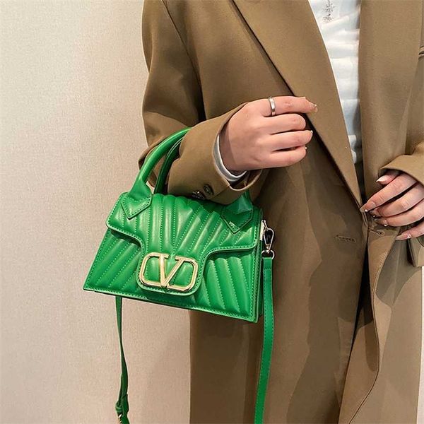 

30% off handbag designer 2023 new embroidered thread locomotive handheld one shoulder oblique straddle women's bag