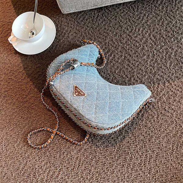

30% off handbag designer 2023 lingge embroidery thread niche design new women's versatile crossbody fashionable super half month bag