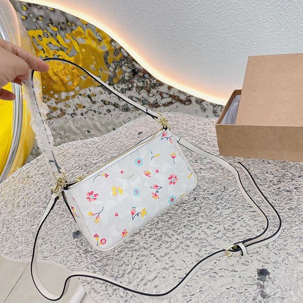 

messenger bag vintage flower heart print shoulder bags designer handbag women luxury leather underarm crossbody purse handbags 230717