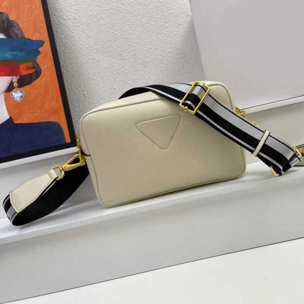 

pd designer crossbody bags womens triangle shoulder bags wid straps camera bags square leather luxurys handbag phone clutch 230615