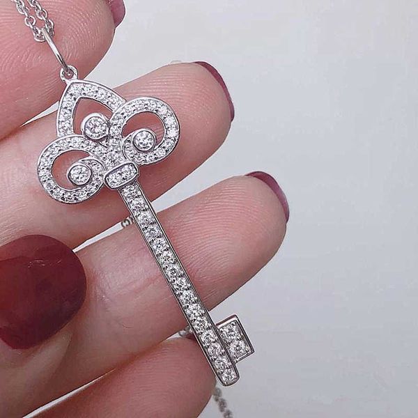 

high version t series iris key pendant necklace sparkle s925 sterling silver autumnwinter versatile fashion crown sweater chain