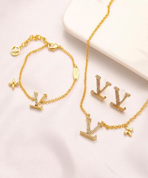 

womens brand earrings designers letter ear stud bracelet necklace 18k gold plated crystal geometric earring for wedding party jewe3055574, Black