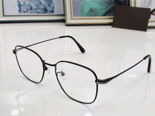 

fashion tom sunglasses for men and women with large frame plate glasses, designer uv resistant sunglasses, White;black