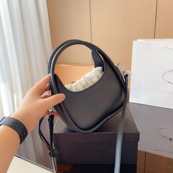

new fashion crescent bag single shoulder underarm handheld women's bag