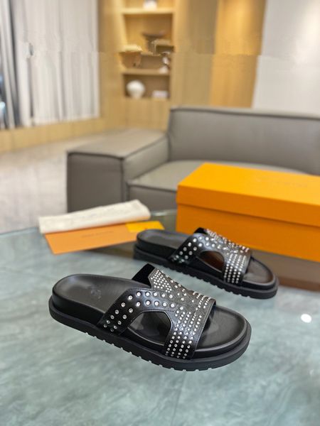 

2023 summer women calfskin sandals quilted summer platform flats low heel wedge diamond buckle sandal slip on ankle strap beach shose 0714, Black