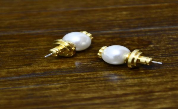 

brass women fashion studs original single design earrings pearl classic jewelry9890749, Golden;silver