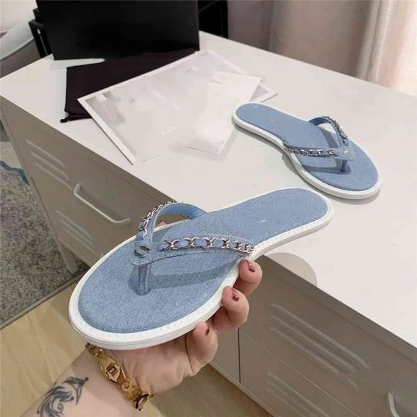 

casual shoes fashion slippers 2023 channel luxury design summer men and women flat thick sole leather rubber letter cartoon, Black