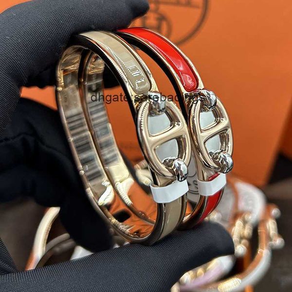 

aher mas designer luxury brand enamel bracelet h home enamel pig nose colorless bracelet love home anchor chain 8 button couple bracelet kxc, Black