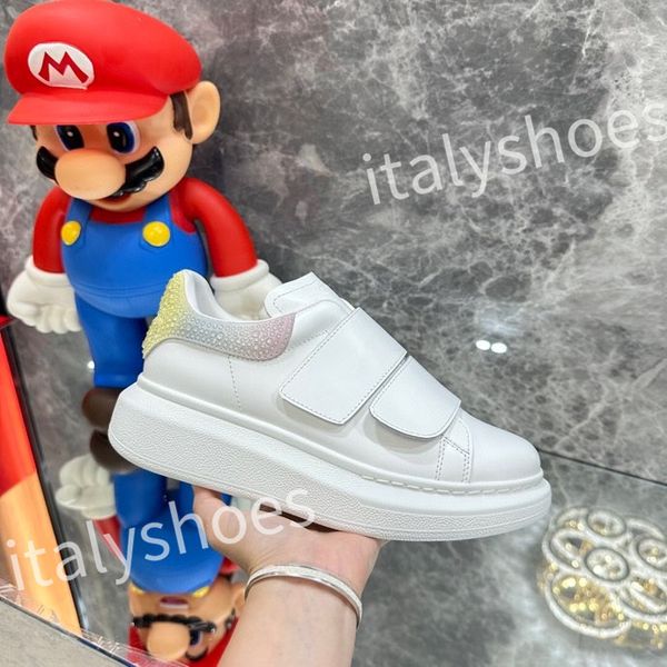 

2023 new luxurys designer casual shoes genuine leather sneakers womens old dad shoes fashion black white popular shoe xsd230402