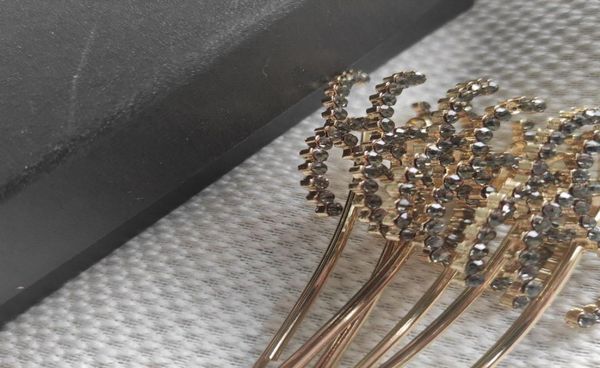 

metal hair clips c classic symbol hairpins rhinestones accessories with paper card4333300, Pink