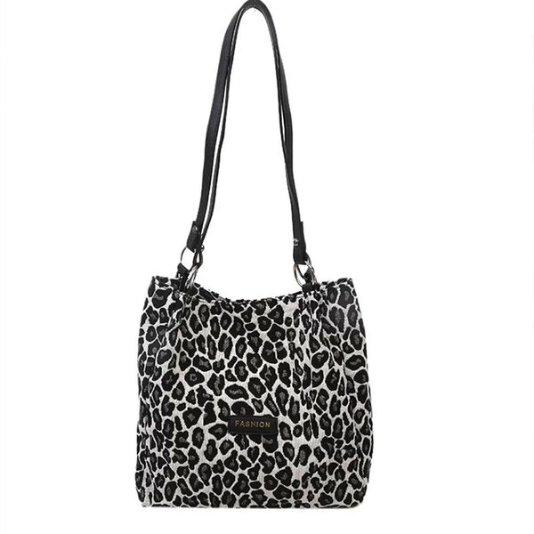

2023 new fashion bag korean version of foreign style one-shoulder female bag large capacity leopard print tote bag leisure college student c